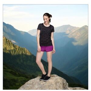 Lululemon Run For Days Short-Regal Plum-Sz 4 EUC​​​💜☀️Anti stink Technology​